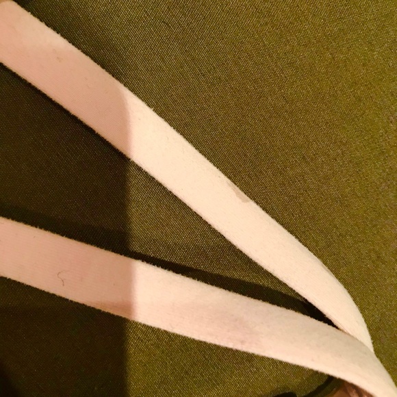 RARE COLOUR lululemon sports bra - Picture 4 of 5